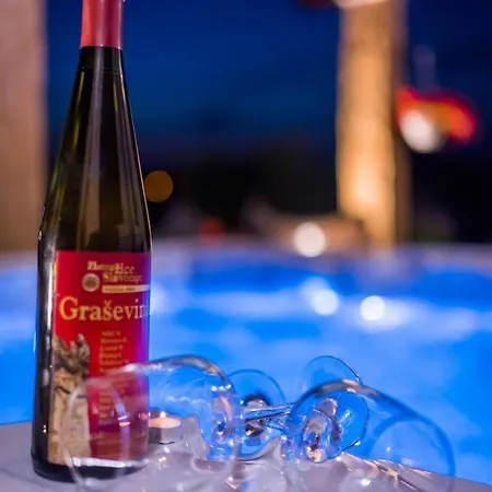 Luxury In With Pool Villa