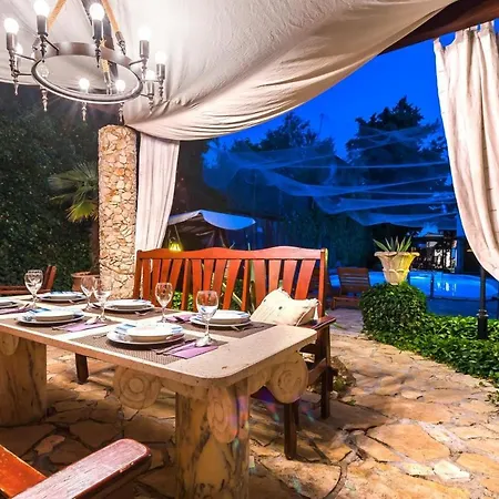 Villa Luxury In With Pool *