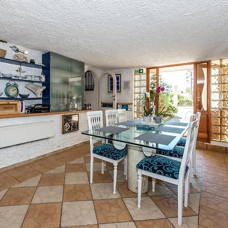 Villa Luxury In With Pool *