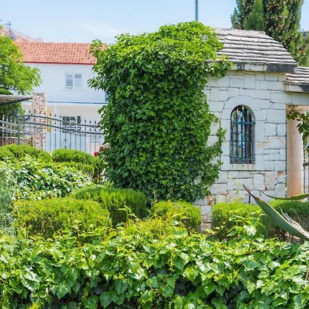 Luxury In With Pool Rogoznica