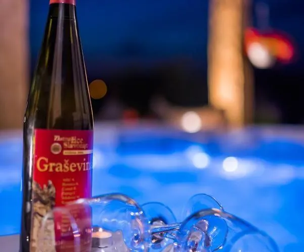 Luxury In With Pool Villa