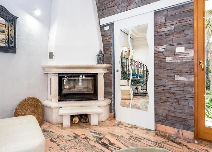 Villa Luxury In With Pool