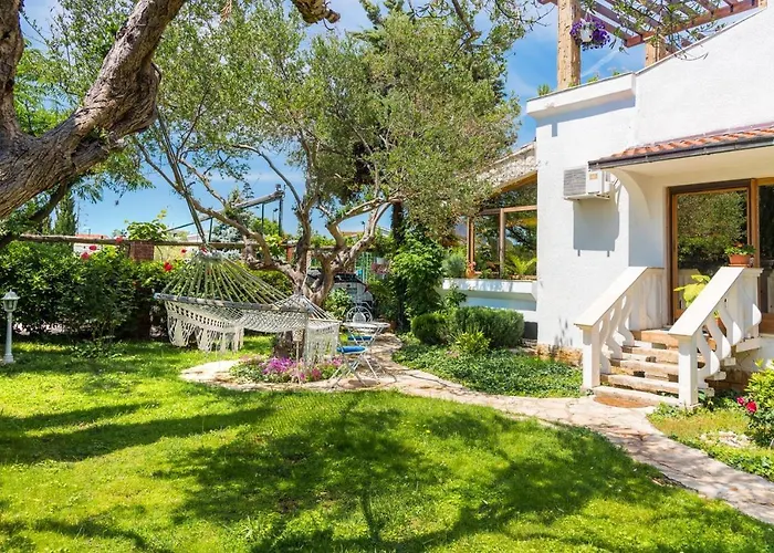 Villa Luxury In With Pool