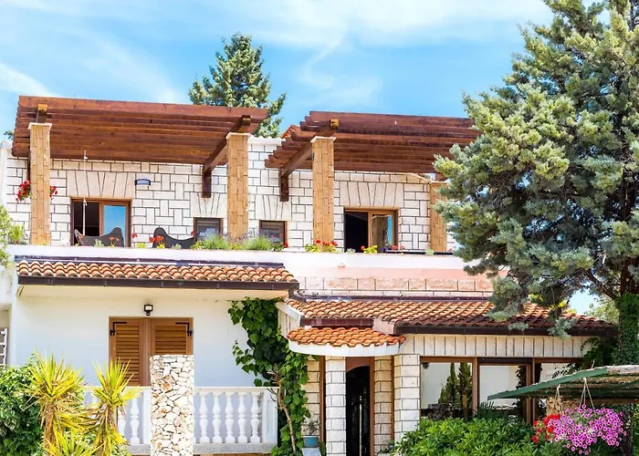 Luxury In With Pool *