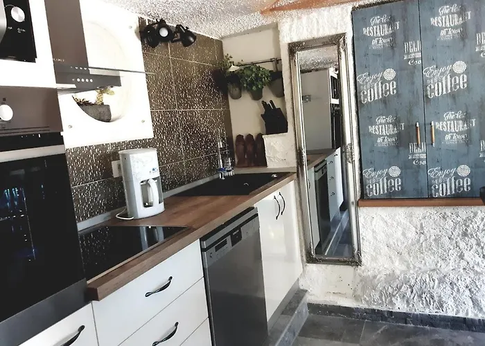 Luxury In With Pool *