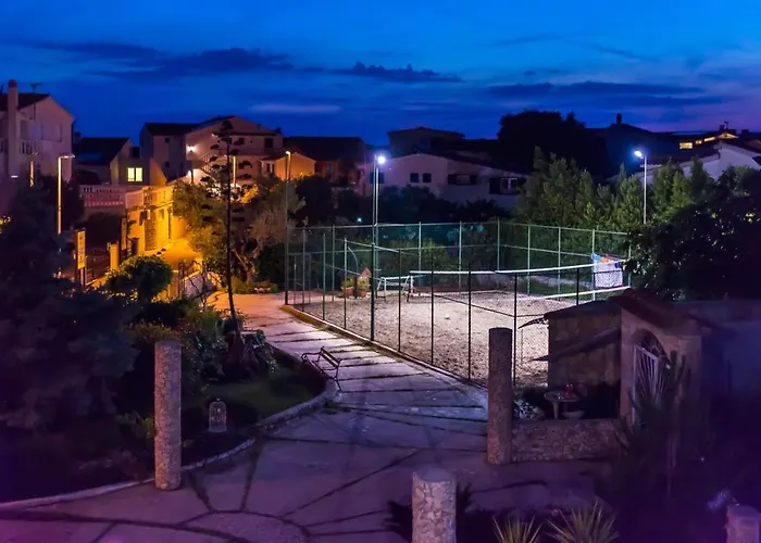 Luxury In With Pool *